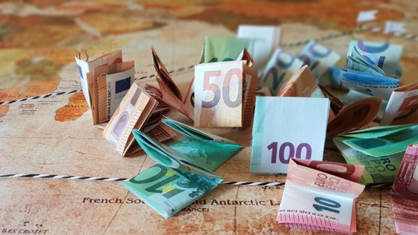 Der unsichtbare Kostenfresser: Wie Gebühren Ihre Rendite auffressen