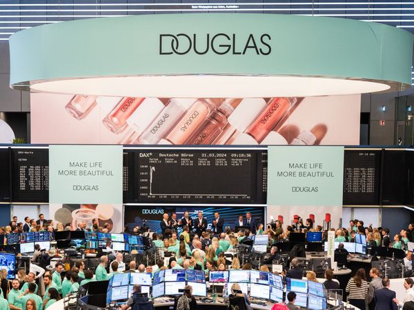 Douglas stürzt nach Gewinnwarnung ab