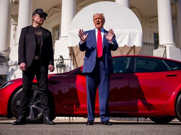 Tesla profitiert, Detroit blutet – Trumps Autozölle und ihr erster Gewinner