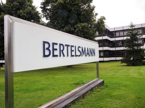 Bertelsmann verlagert Gewicht nach Westen