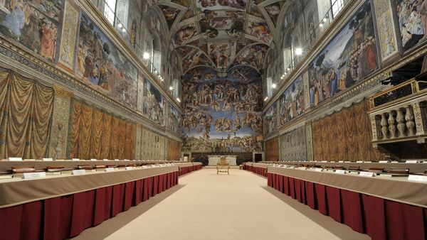 Papstwahl 2025: Weißer Rauch über Rom