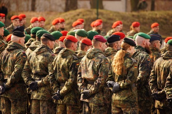 Rückkehr der Pflicht – warum CDU und SPD wieder über die Wehrpflicht sprechen