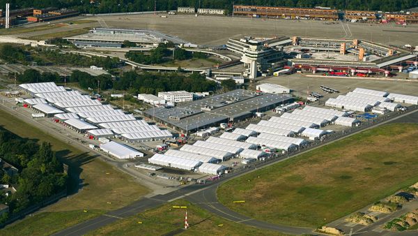 Abkassieren in der Not – Wie Berlin mit Verträgen Millionen verschleudert