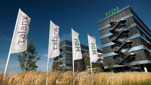 Gewinn trotz Katastrophen: Wie Talanx aus Feuer Geld macht