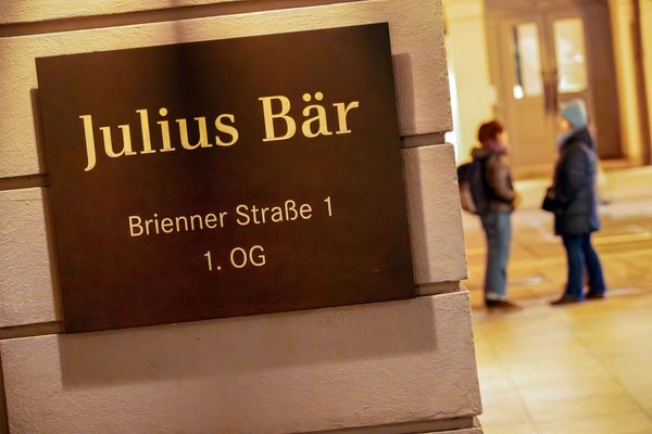 Julius Bär rutscht tiefer in die Krise