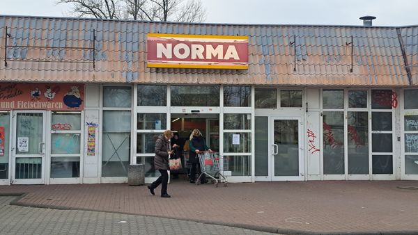 Macheten für den Vorgarten? Wie ein Discounter Verantwortung zerschneidet