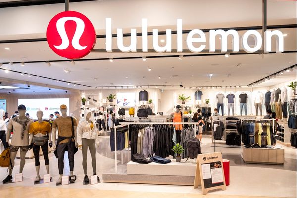 Lululemon stürzt ab – und reißt adidas und PUMA mit