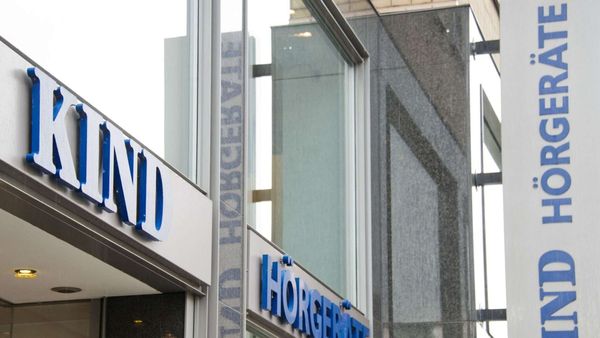 Hörgeräte-Übernahme: Wie Kind Teil des globalen Machtspiels wird