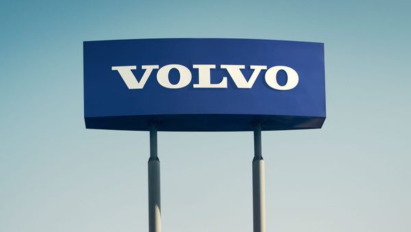 Bittere Bilanz, steigende Kurse – Warum die Volvo-Aktie trotz Milliardenverlust zulegt