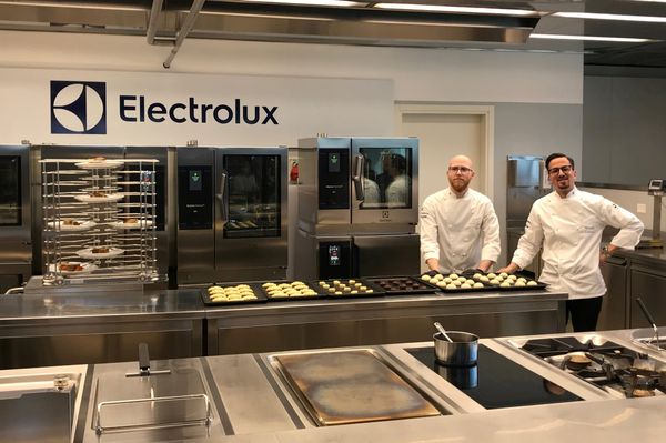 Preise rauf, Profit drin – wie Electrolux die US-Zölle einfach weiterreicht