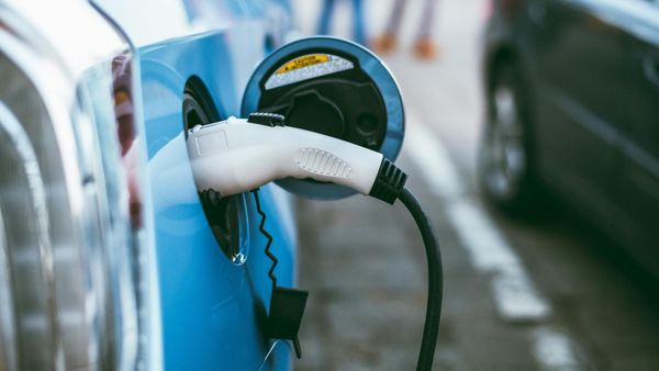 Rekorde ohne Rendite – Wie der deutsche E-Auto-Boom zur Margenfalle wird