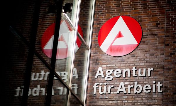 3 Millionen Arbeitslose – Deutschlands Arbeitsmarkt rutscht in die Krise