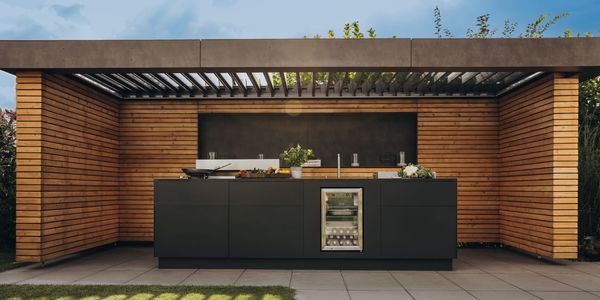 Outdoorküche statt Fernreise – der neue Luxus im eigenen Garten