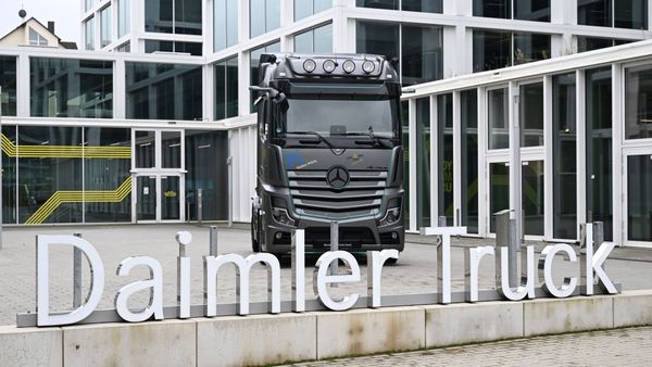 Daimler Truck im Gegenwind: JPMorgan senkt Kursziel – US-Risiken belasten