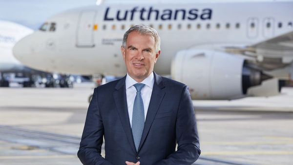 Lufthansa streicht tausende Jobs: Spohr setzt radikalen Sparkurs in der Verwaltung durch