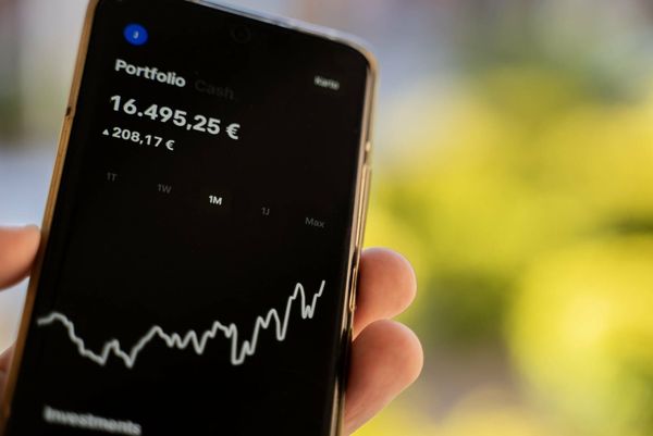 Stiftung Warentest zerlegt neues Trade-Republic-Angebot: Private Equity für Kleinanleger mit hohem Risiko