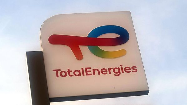 TotalEnergies trotzt dem Ölpreisrückgang – Raffinerieboom beflügelt Quartalsergebnis