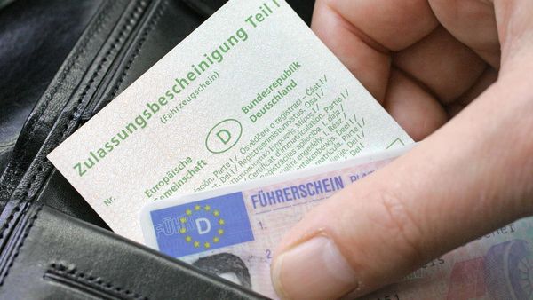 Fahrzeugschein aufs Smartphone – Deutschland wagt den digitalen Einstieg in die Fahrzeugwelt