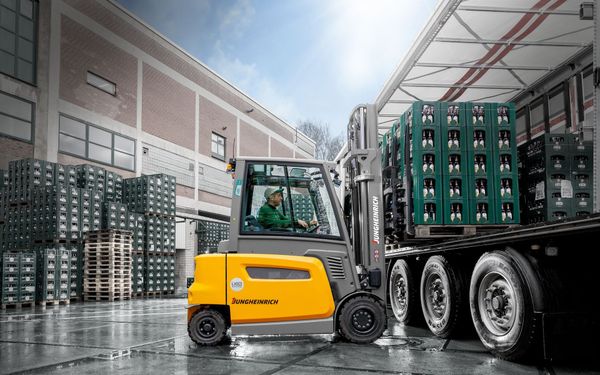 Jungheinrich überrascht mit höherer Prognose – und bleibt doch an Russland gebunden