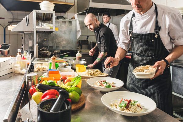 Achtung Preisschock: Warum Ihr Schnitzel trotz Steuergeschenk jetzt noch teurer wird