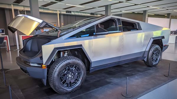 Panik bei Tesla? Musk verramscht Cybertruck und zieht die Reißleine