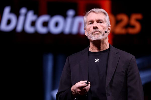 Strategy zieht Notbremse nach 12-Milliarden-Verlust