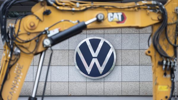 Dringend: VW verliert Milliarden, doch intern fließen plötzlich üppige Sonder-Boni