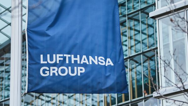 Lufthansa Absturz: Barclays warnt vor Verlusten – Jetzt sofort verkaufen?