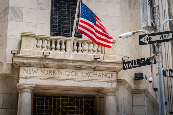 Wall Street im Kriegsmodus – Märkte stürzen ab und drehen plötzlich wieder nach oben