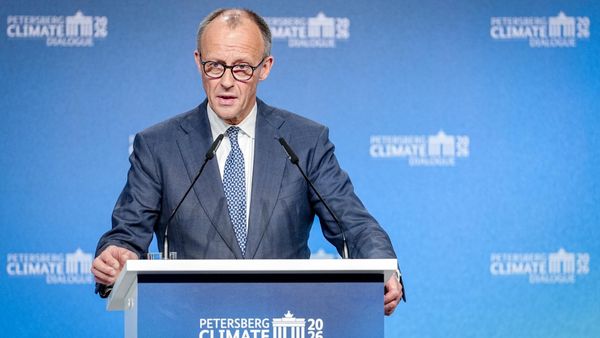 Der Kanzler-Sturz: Merz am Abgrund nach historischem Umfrage-Beben