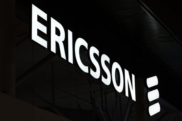 Ericsson-Aktie unter Druck: KI-Boom treibt Chipkosten hoch – Umsatz brach um zehn Prozent ein