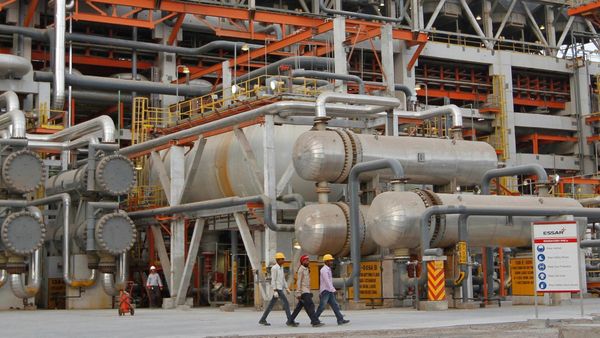 Flucht aus Indien: Das Milliarden-Beben am Ganges nach dem Öl-Preisschock