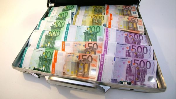 Neun Milliarden Euro verschwinden auf Geisterkonten während Banken kassieren