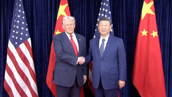 DAX im Plus: Pharma-Aktie schießt acht Prozent nach oben – Trump-Xi-Treffen im Fokus