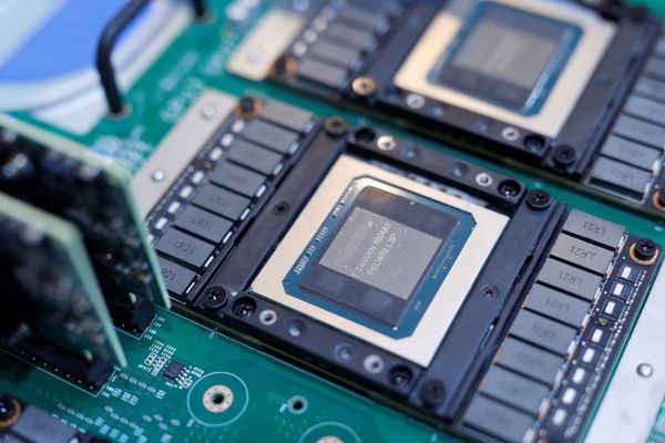 Chip-Rallye stoppt abrupt – VIX schlägt zurück und signalisiert Risiko-Wende