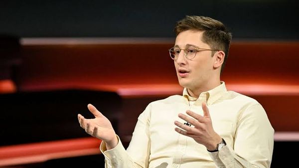 Wie Markus Lanz den ahnungslosen Juso-Chef live vor Millionen Zuschauern hinrichtete
