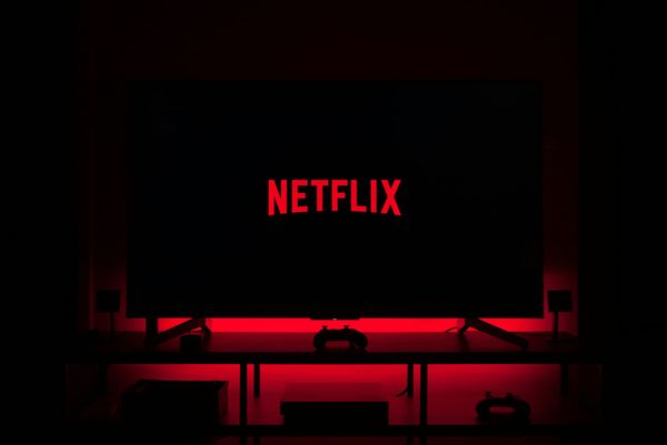 Netflix-Schock nach Zahlen: Starke Quartalsergebnisse verpuffen – Ausblick löst Aktienverkäufe aus