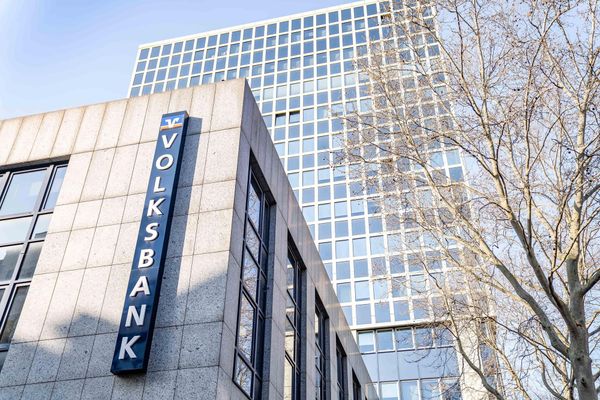 Skandal bei Volksbank Köln-Bonn: Beurlaubter Manager wehrt sich gegen Bordell-Vorwürfe