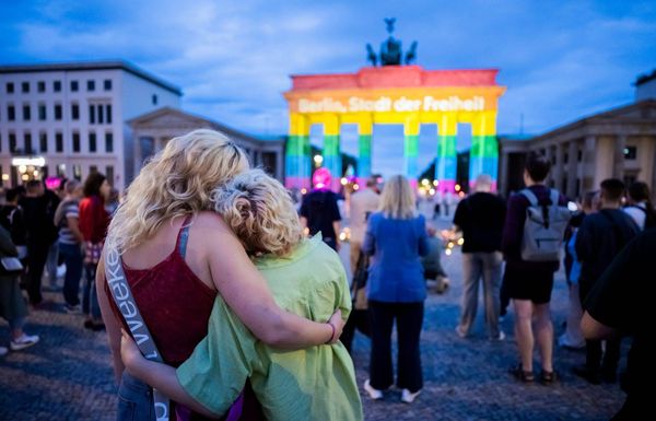 Todesstoß für die Sicherheit: Warum Merz nach dem CSD-Beben nur heißes Luft bläst