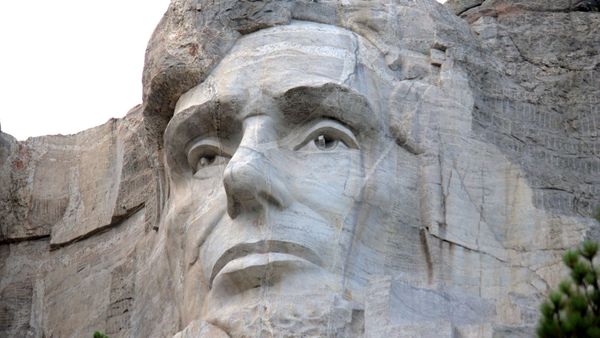 Trump nutzt Mount Rushmore für politisches Comeback – Wahlkampf vor Midterms nimmt Fahrt auf