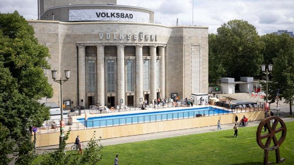 Beben in Berlin: Das rassistische Exklusiv-Bad und der peinliche Rückzug am Abgrund