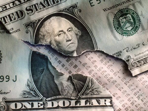 Dollar macht Jagd auf Rekordhoch: Das steckt hinter der überraschenden Wochenend-Rally