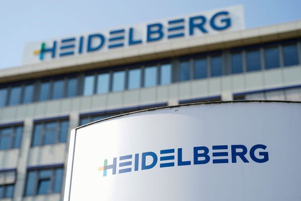 Heidelberger Druck rutscht tiefer in die roten Zahlen, während der Konzern sich neu erfindet