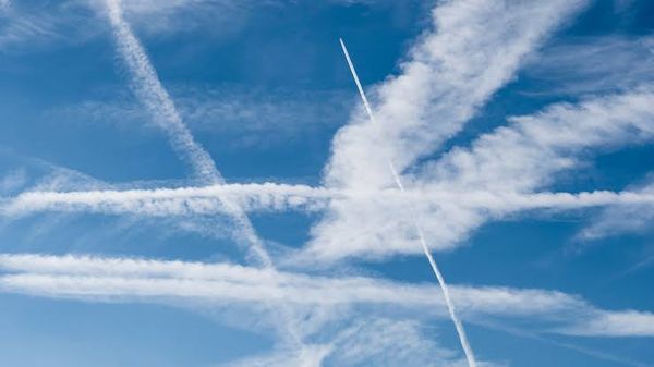 KI gegen „Sky Graffiti“: Britische Airline startet Versuch, Flugverkehr zu entschärfen
