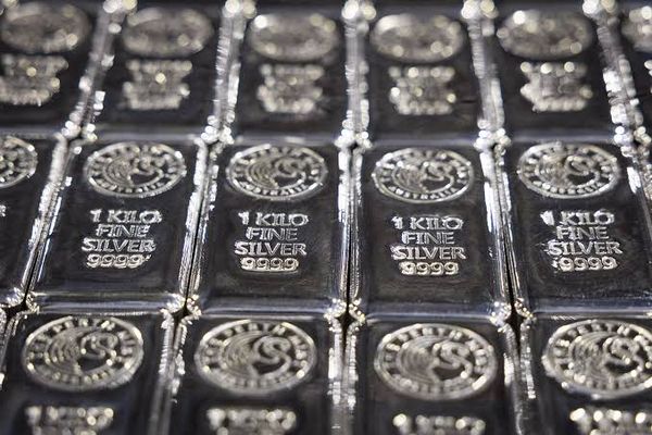 Silber unter 60 Dollar: Warum die Notenbank-Hoffnungen nicht zünden