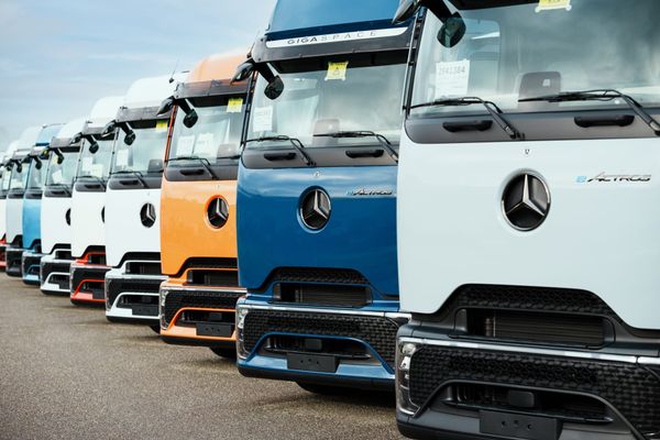 Wiederholt sich bei Trucks das Pkw-Drama? Daimler Truck und MAN kämpfen gegen China und Tesla zugleich