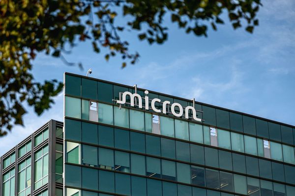 Micron explodiert mit +432% – während Qualcomm schrumpft: Wer gewinnt den Speicher-Krieg?