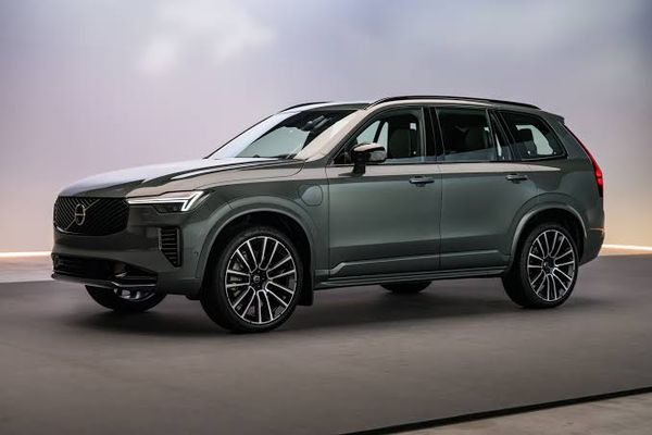 Volvo Cars rutscht in die Verlustzone und streicht weitere 2.500 Stellen