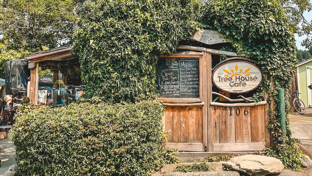 25 Unique Restaurants on Salt Spring Island (A Local's Guide)