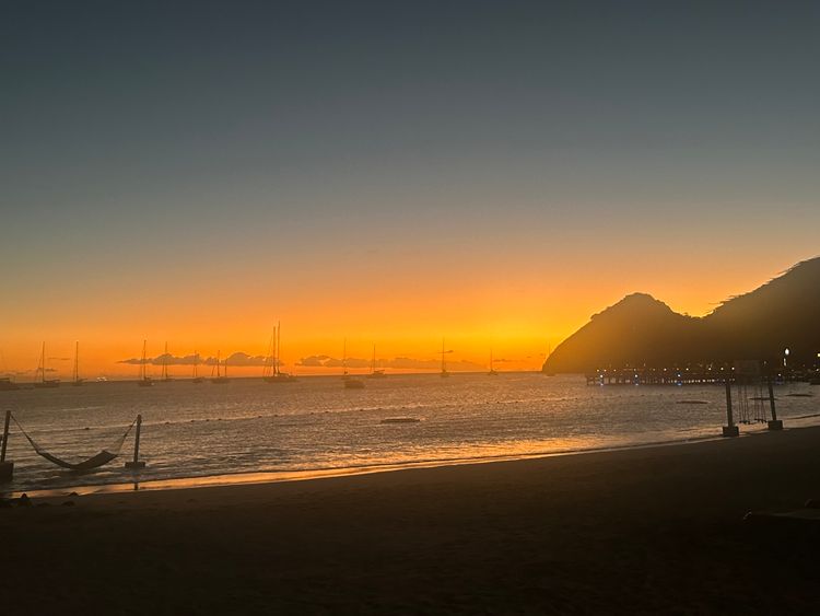 Binary thinking: the red and blue version